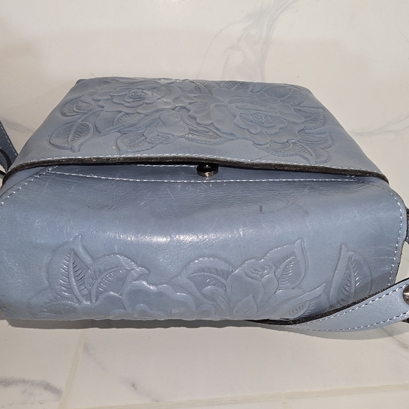 Elegant Blue Embossed Leather Bag - Picture 7 of 17